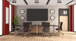 משרד גדול בעל פתחי אוורור של מערכת מיזוג מיני מרכזית